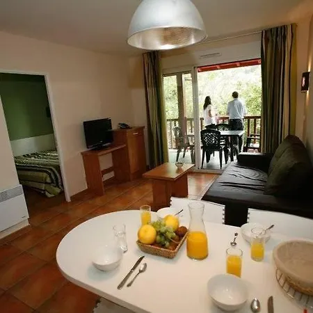 Comfortable With Terrace Surrounded By Pine Trees Appartamento *