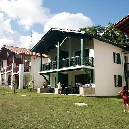 Apartmán Comfortable With Terrace Surrounded By Pine Trees *